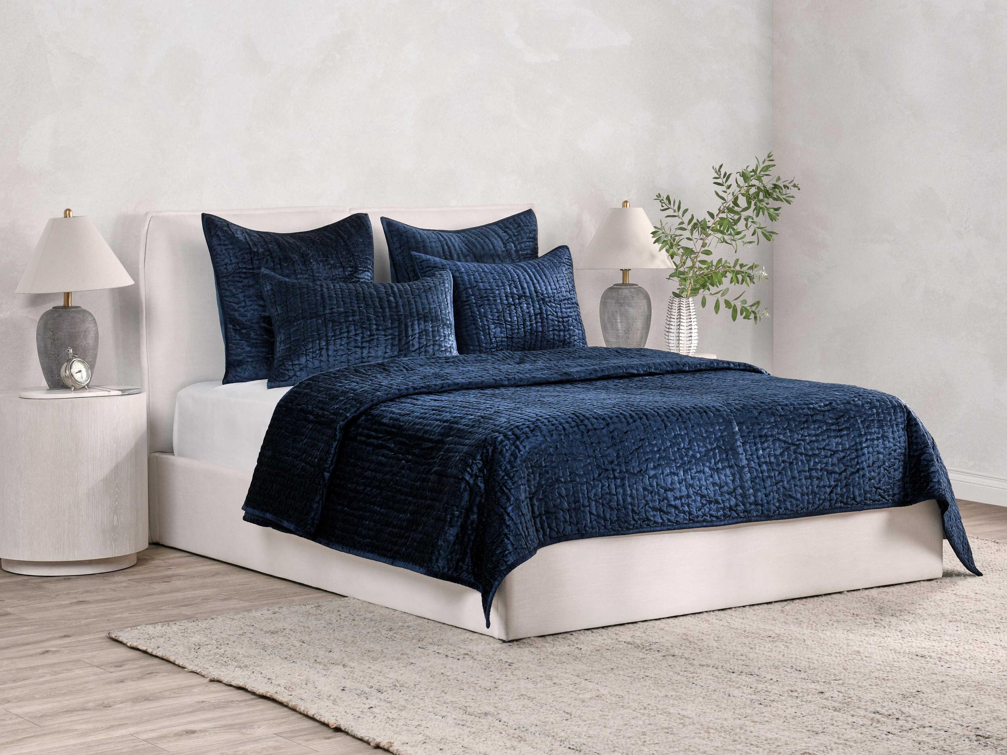 Villa by Classic Home Bari Ocean Blue Quilt