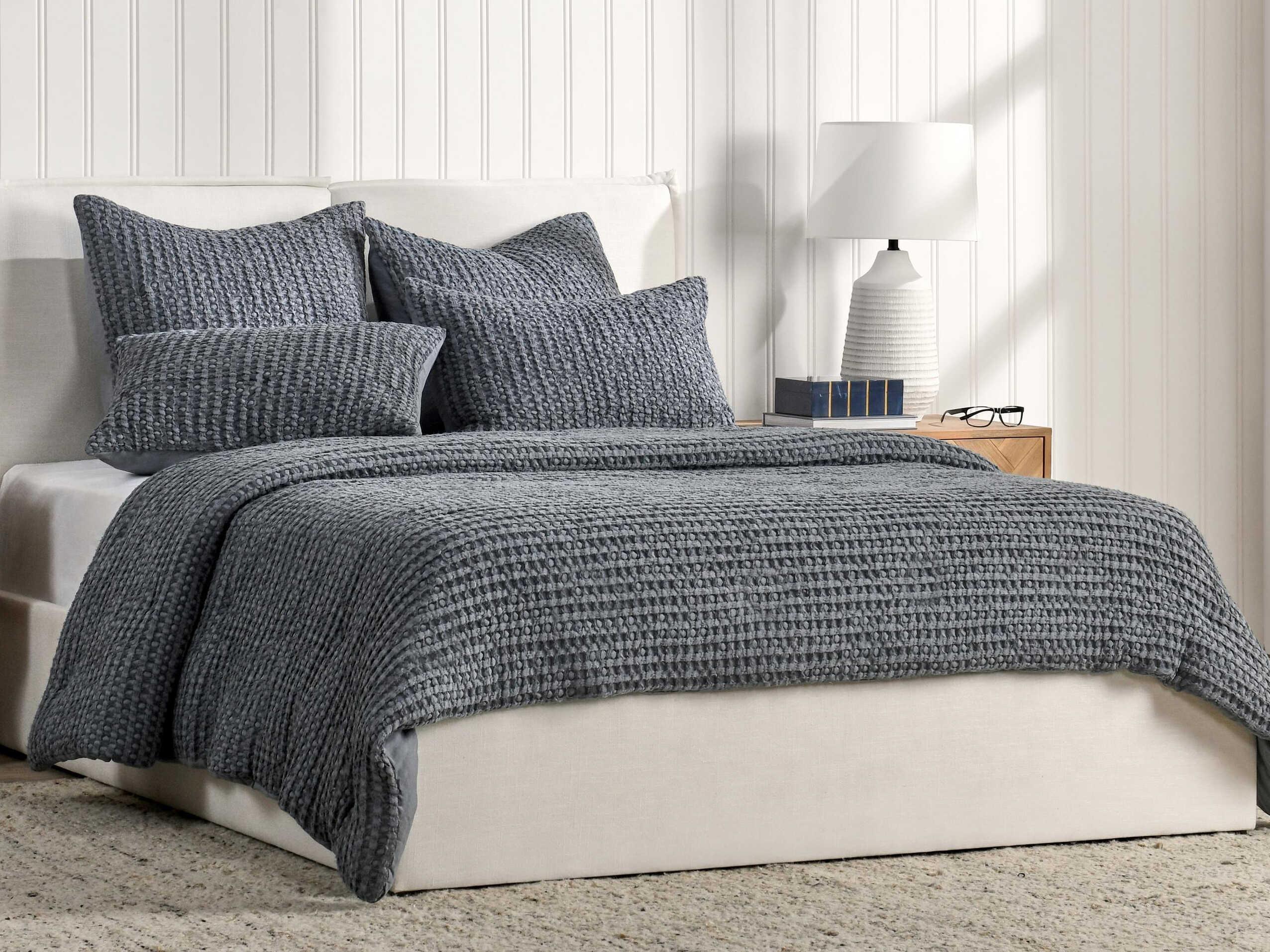 Villa by Classic Home Colmar Marina Blue Quilt