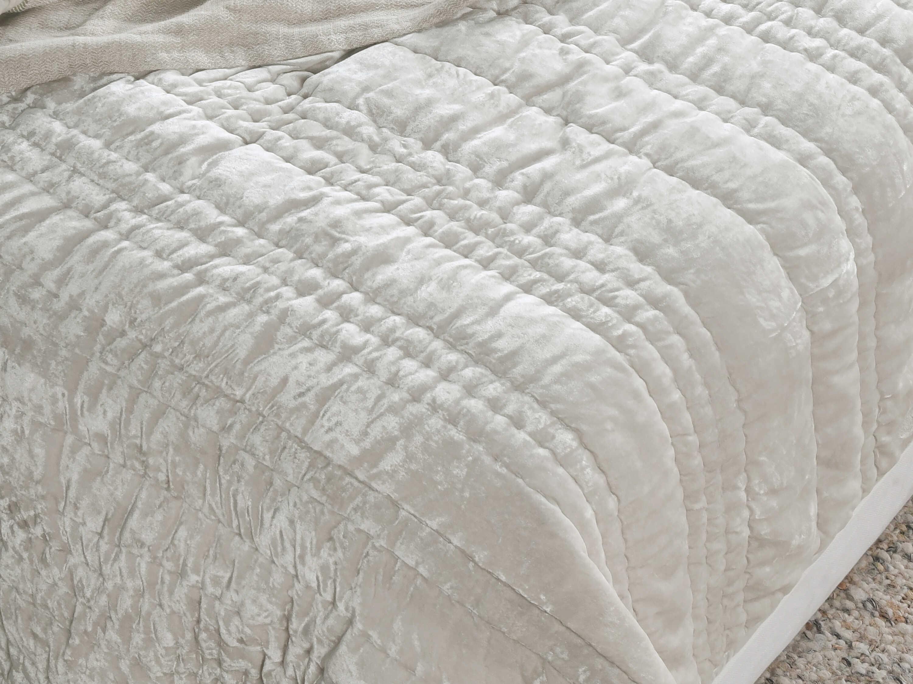 Villa by Classic Home Seville Oyster Gray Quilt