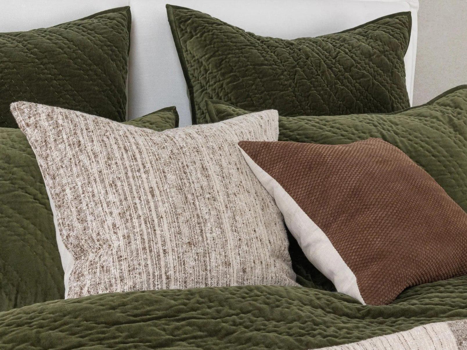 Villa by Classic Home Elms Quilt