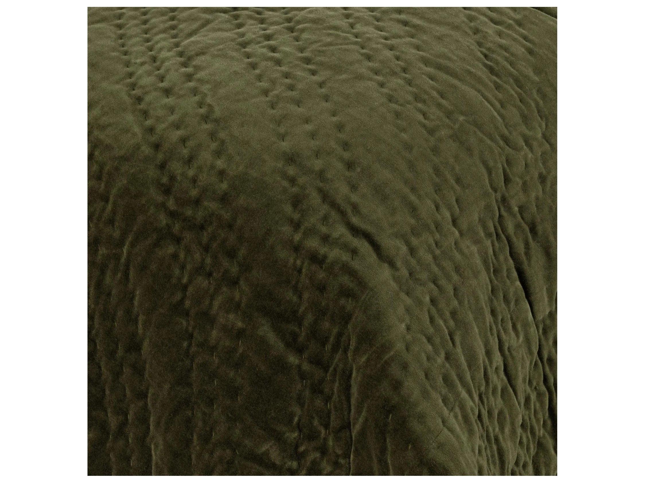 Villa by Classic Home Elms Quilt