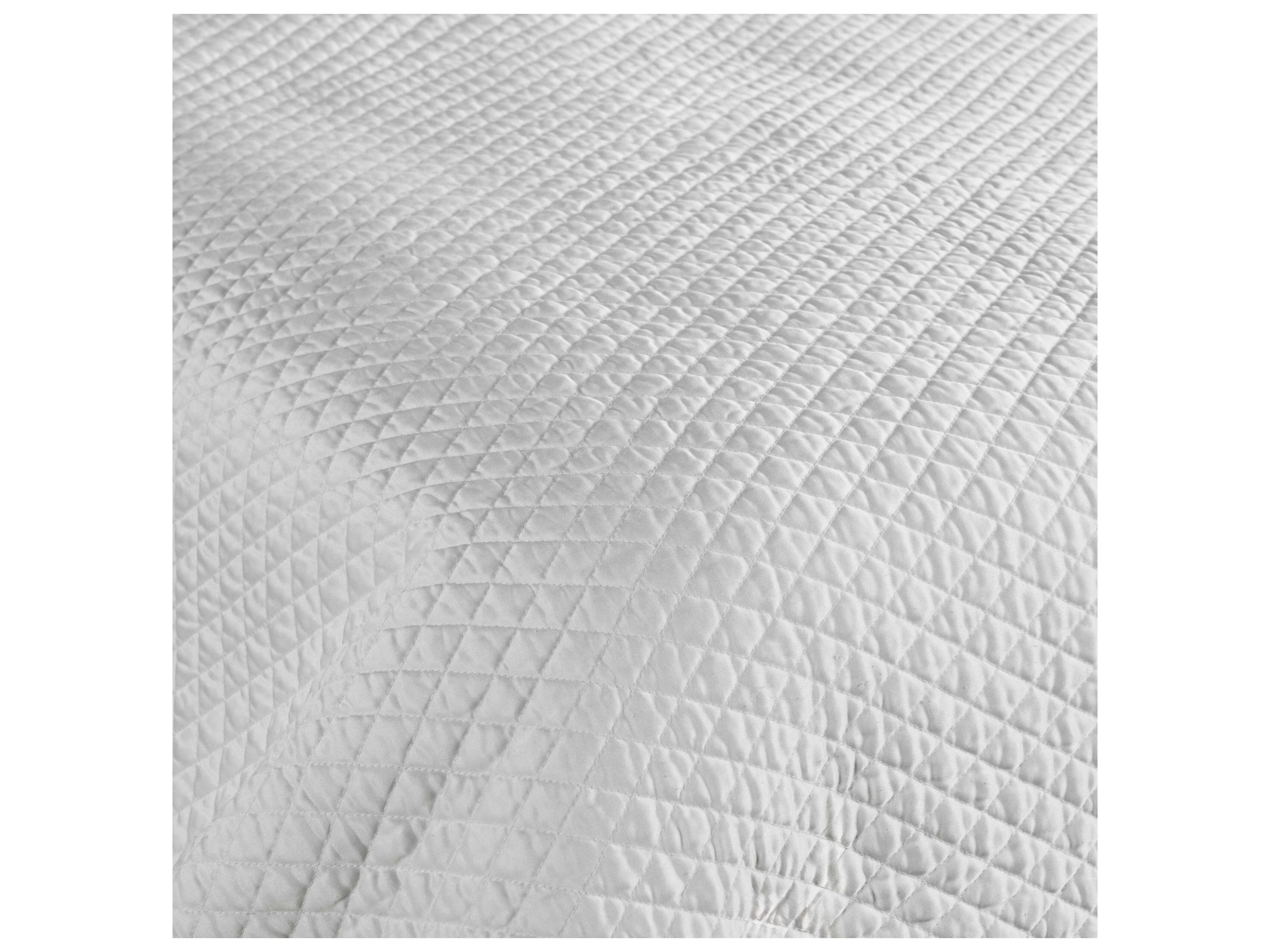 Villa by Classic Home Winthrop White Quilt