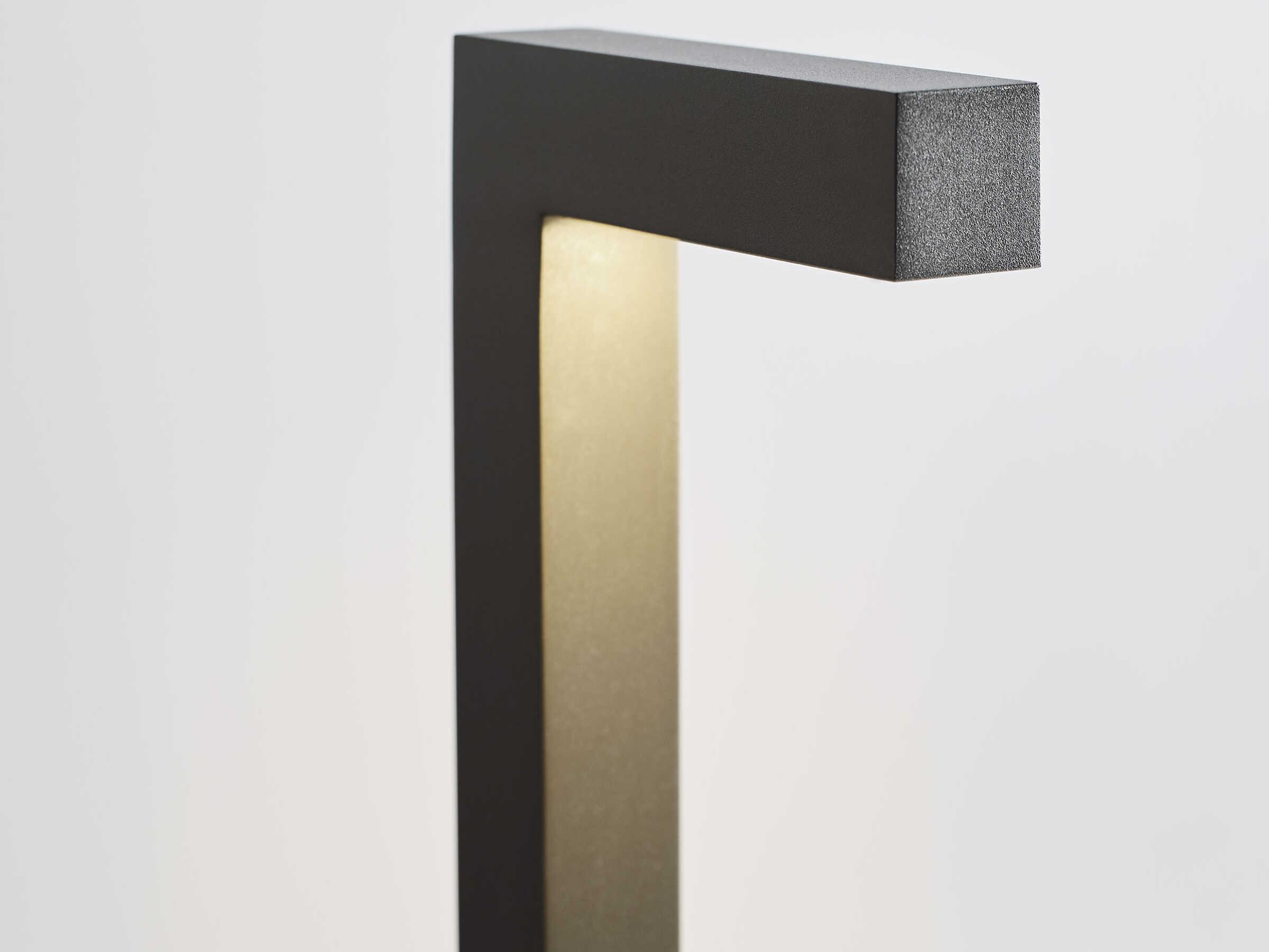 Visual Comfort Modern Strut 1-Light Outdoor Path Light