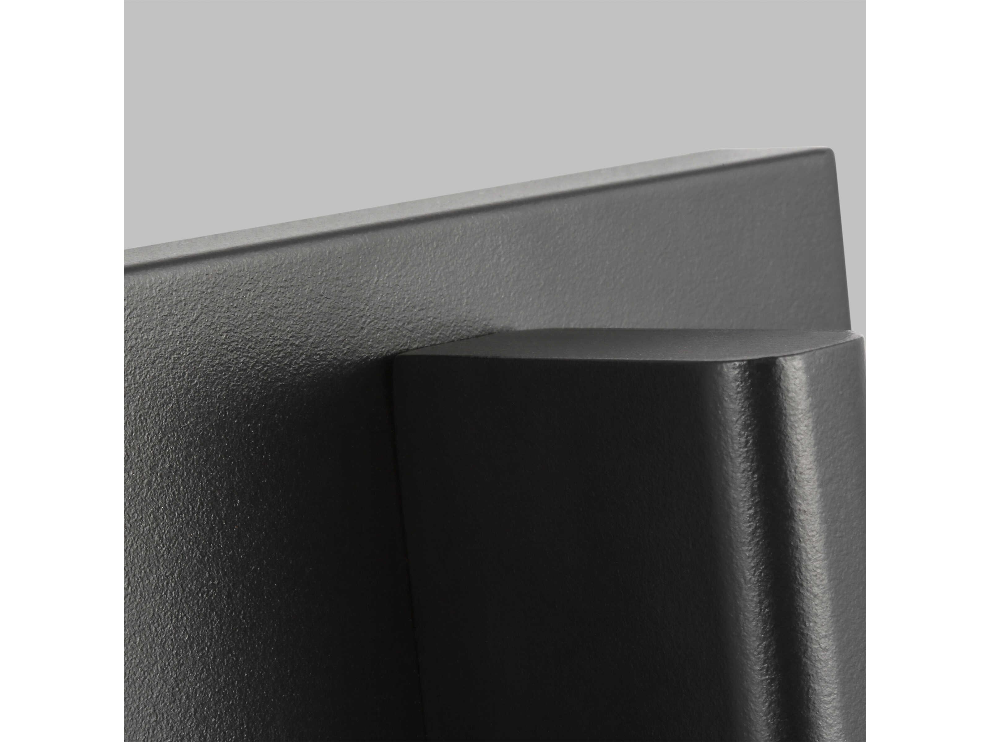 Visual Comfort Modern Lloyds 1-Light Outdoor Wall Light