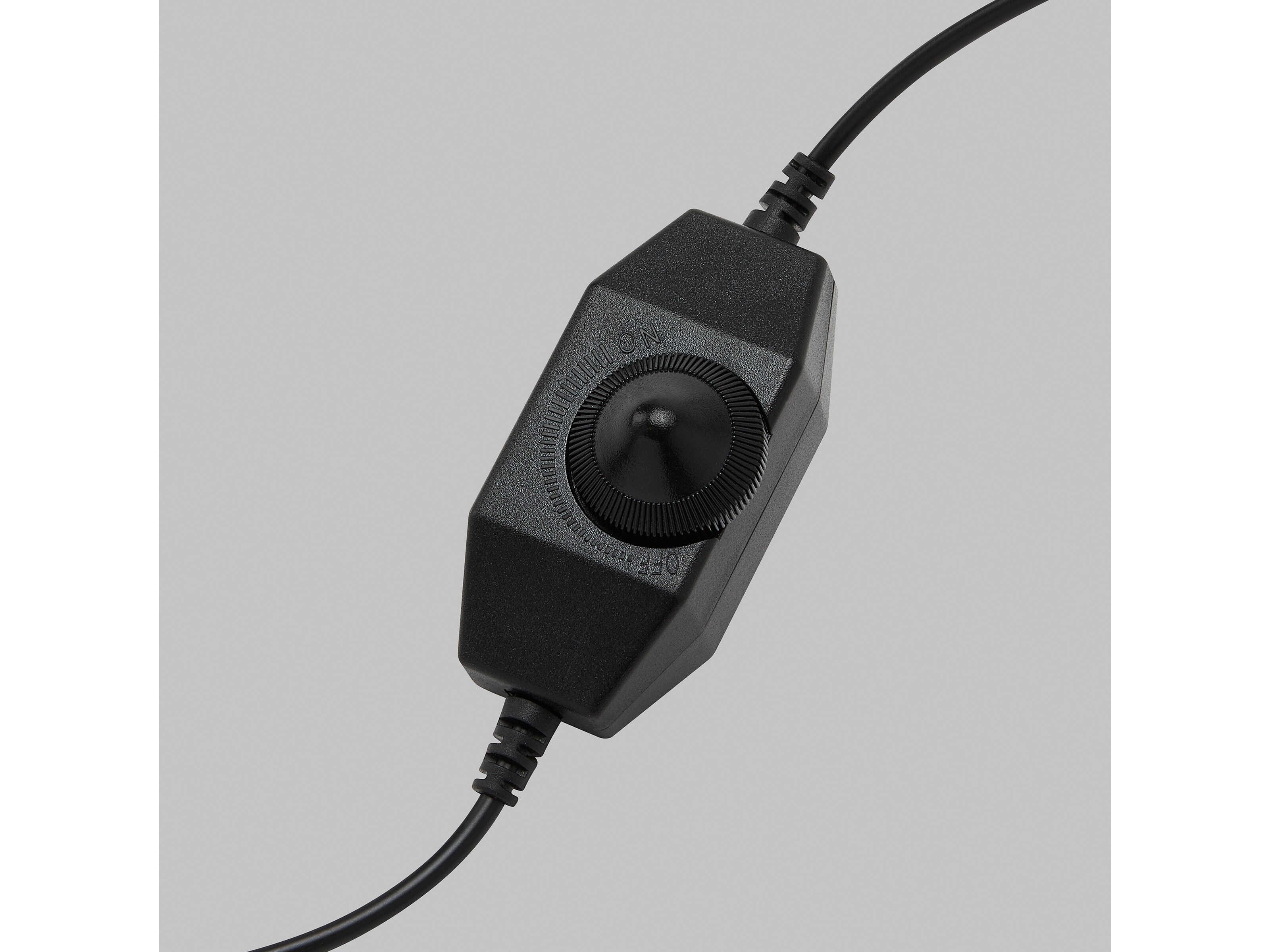 Visual Comfort Modern Rohe Natural Brass Table Lamp