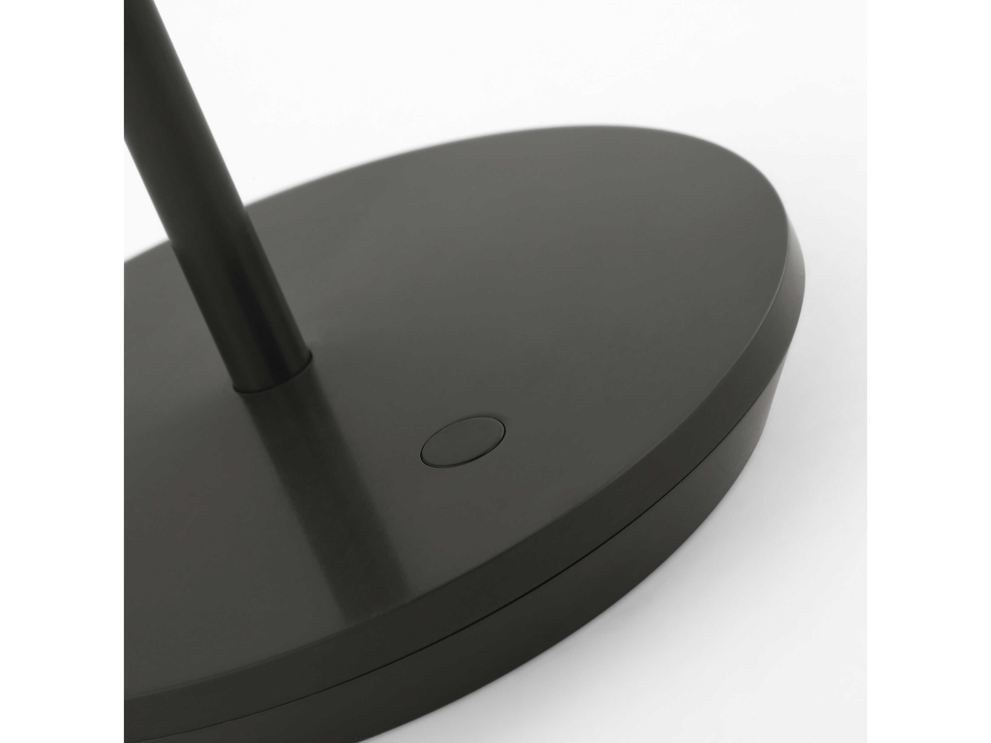 Visual Comfort Modern Nevis 1-Light Outdoor Lamp