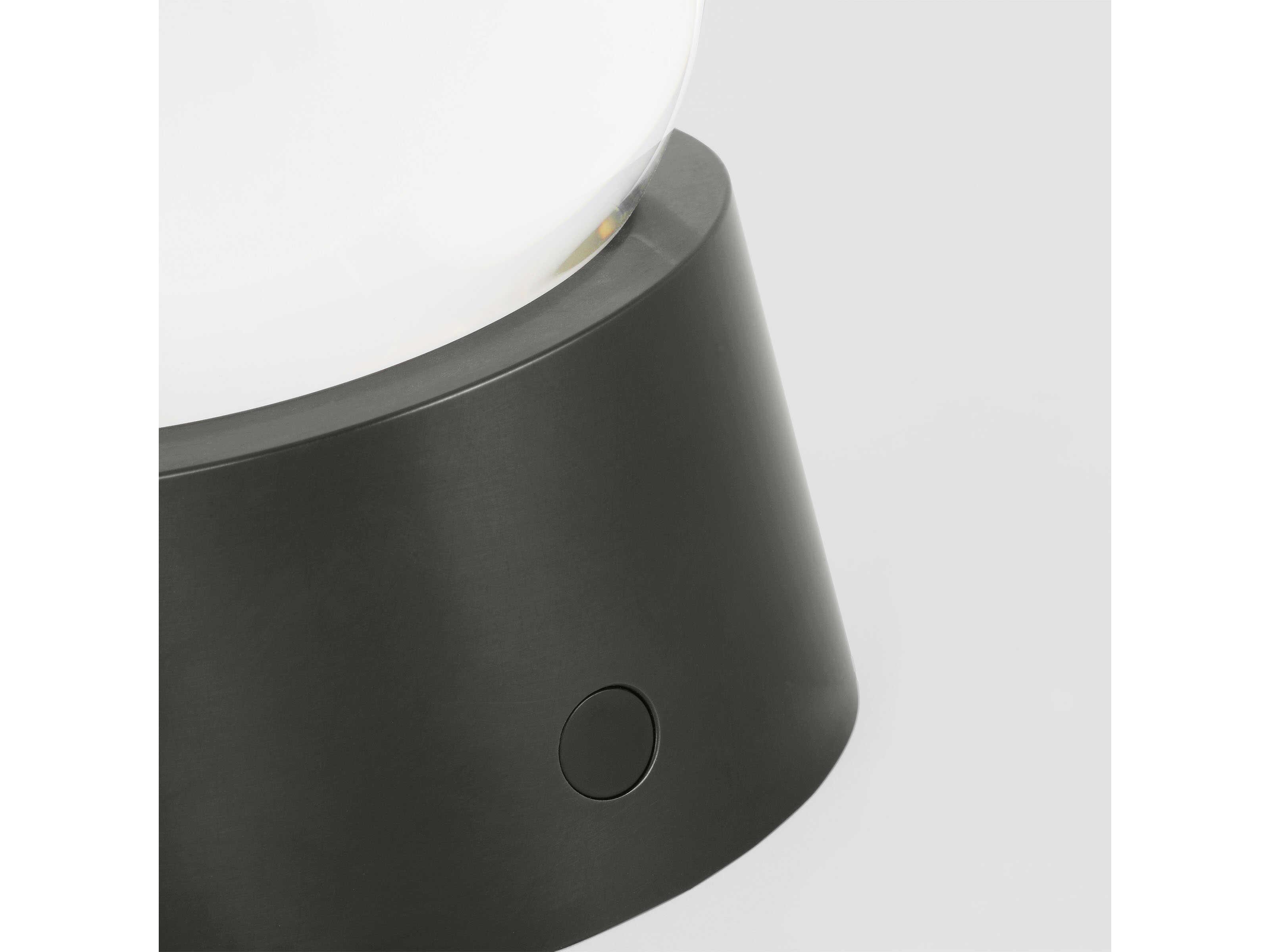 Visual Comfort Modern Mina 1-Light Outdoor Lamp