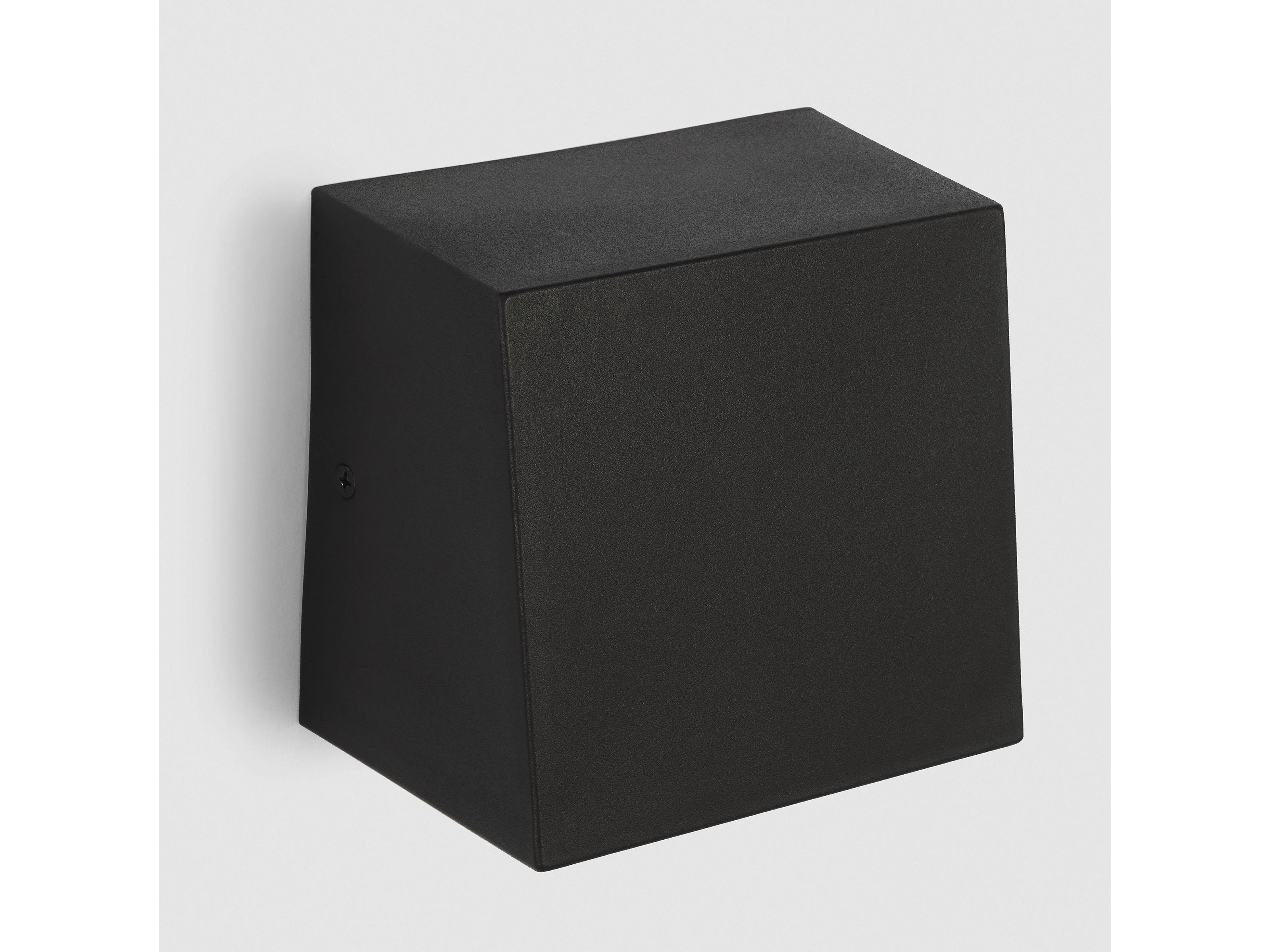 Visual Comfort Studio Kakudo 1-Light Outdoor Wall Light