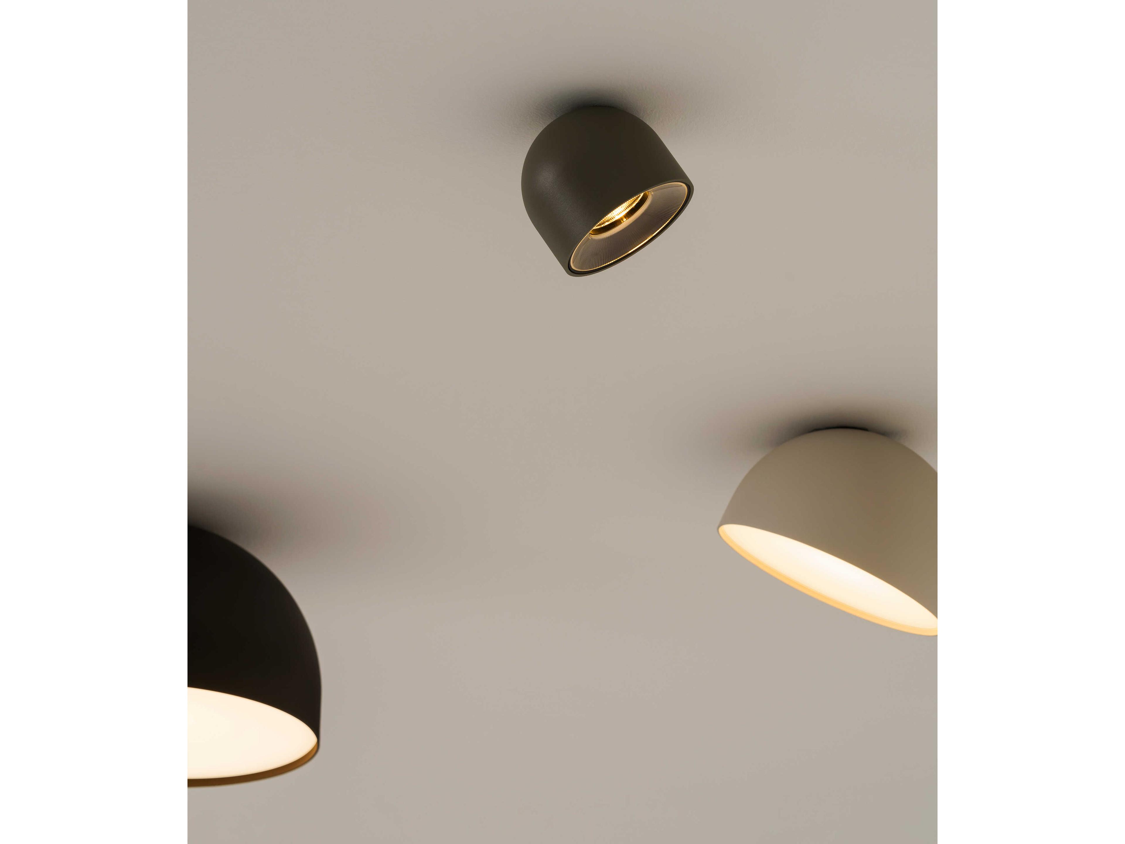 Vibia Plusminus Solo 1-Light Black Round Flush Mount
