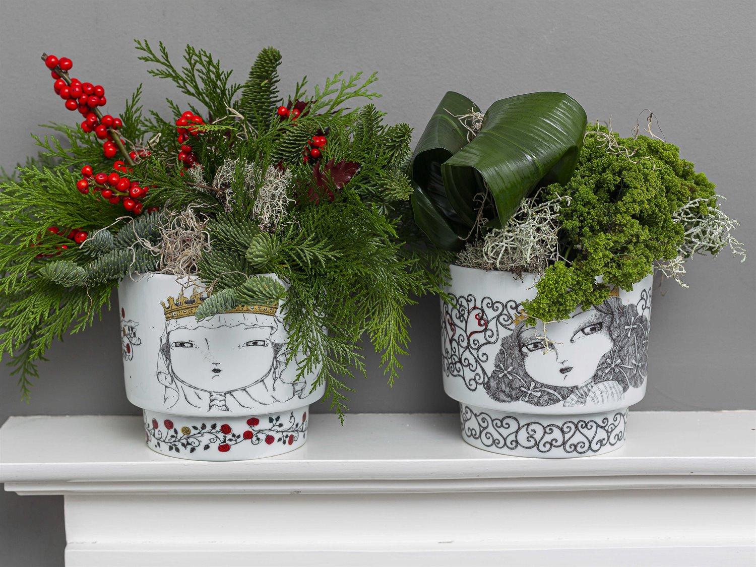 Vista Alegre Rainhas De Portugal Queen Santa Isabel Cachepot