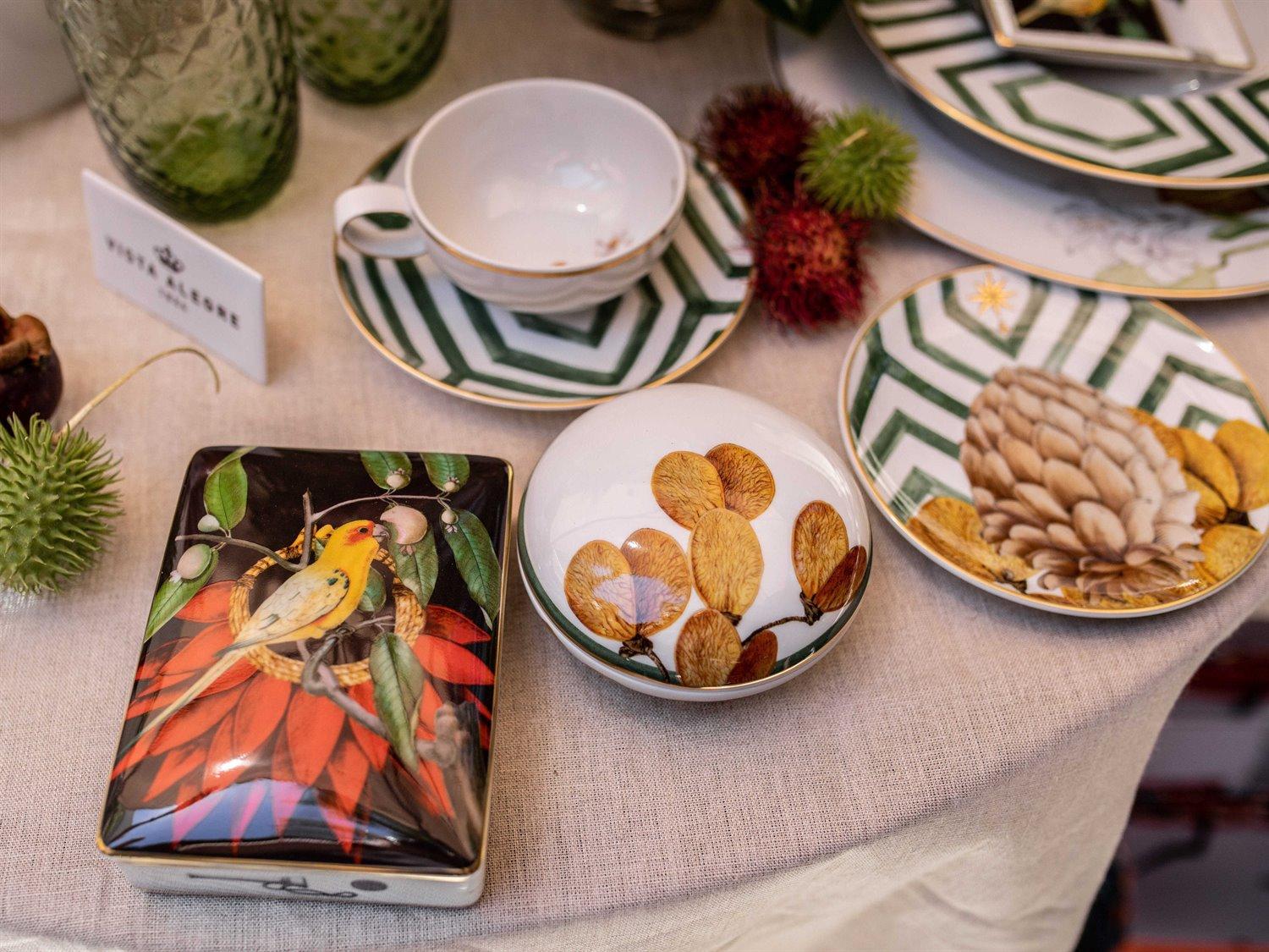 Vista Alegre Amazonia Dark Card Box