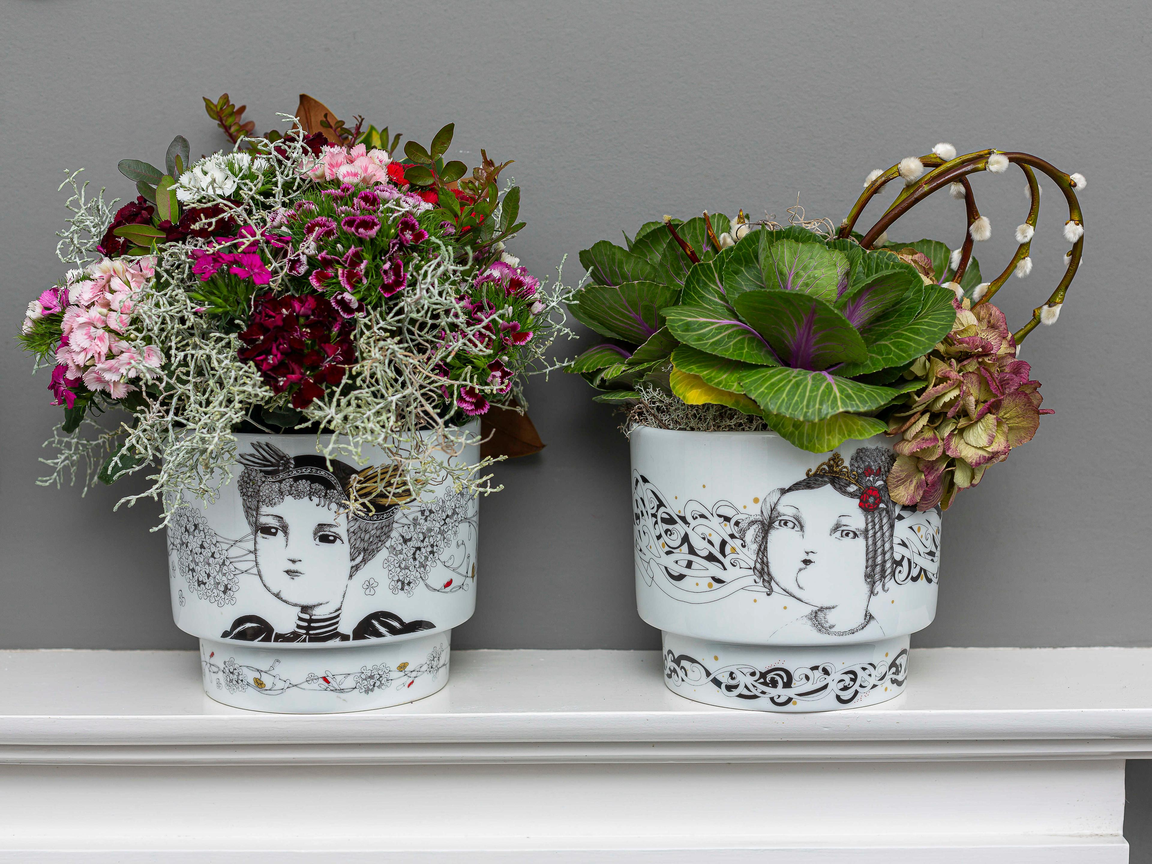 Vista Alegre Rainhas De Portugal Queen D. Amelia Cachepot