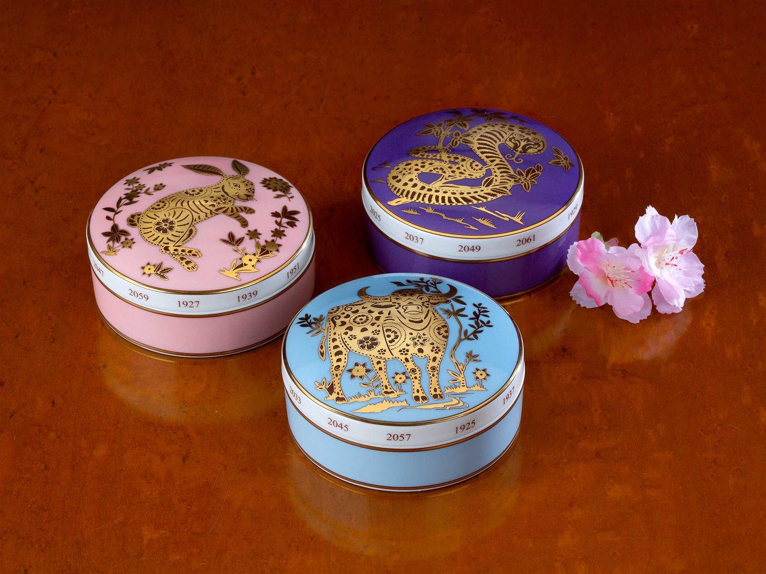 Vista Alegre Golden Rabbit Large Round Box