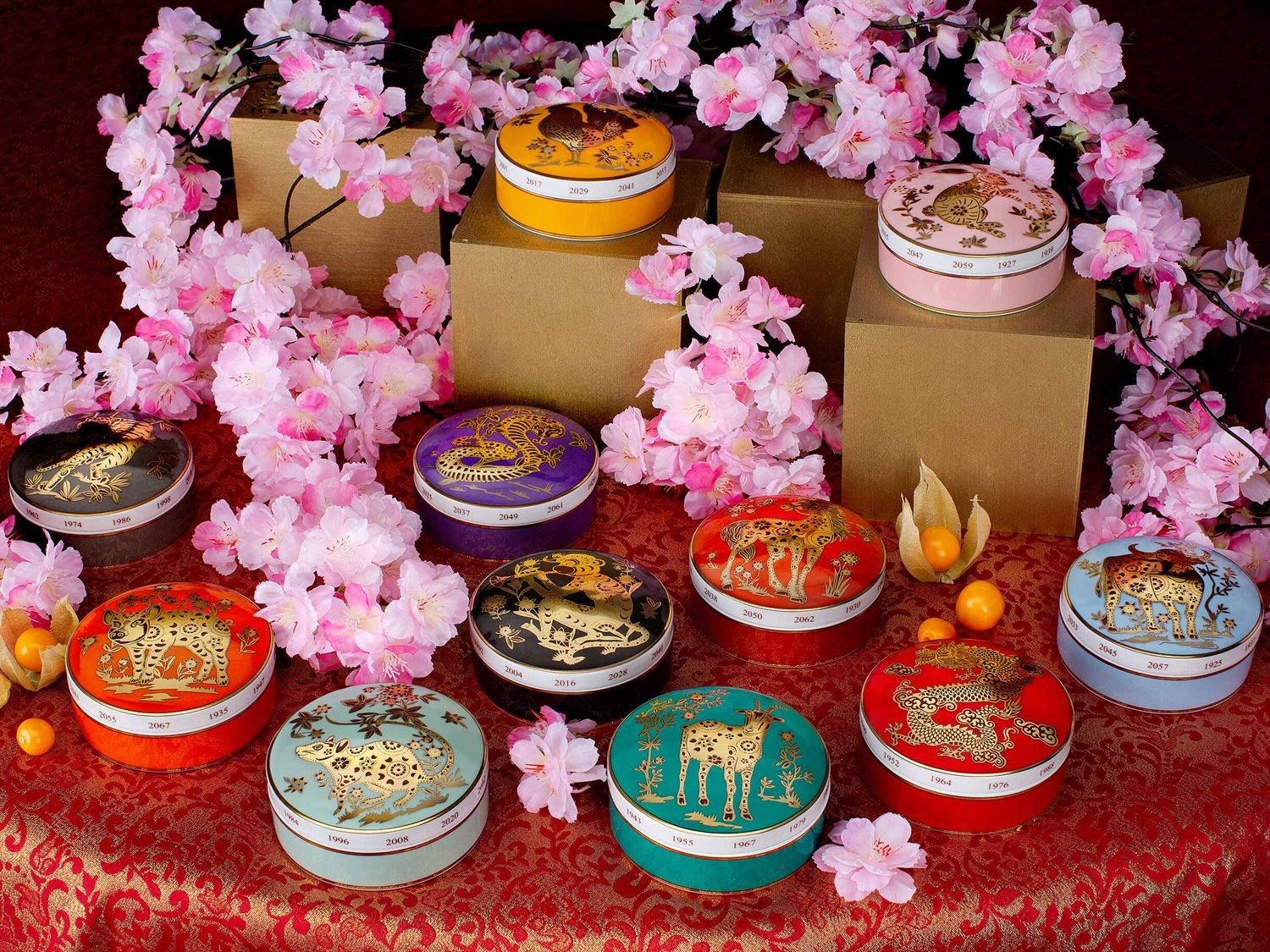 Vista Alegre Golden Pig Large Round Box