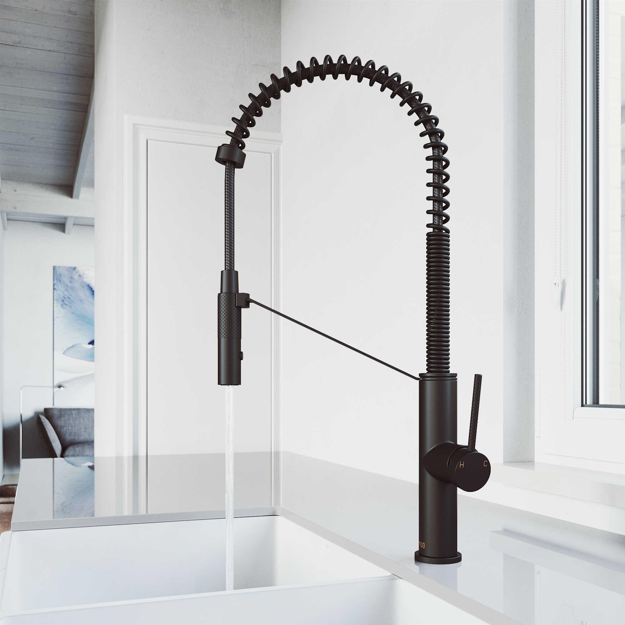 Vigo Livingston Matte Black Magnetic 1-Handle Deck Mount Pull-Down Kitchen Faucet