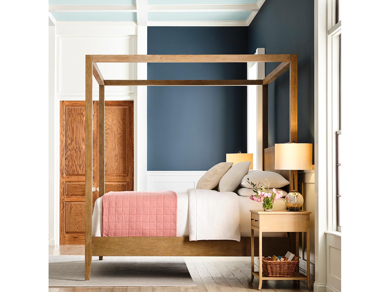 Woodbridge Gannet Canopy Queen Bed