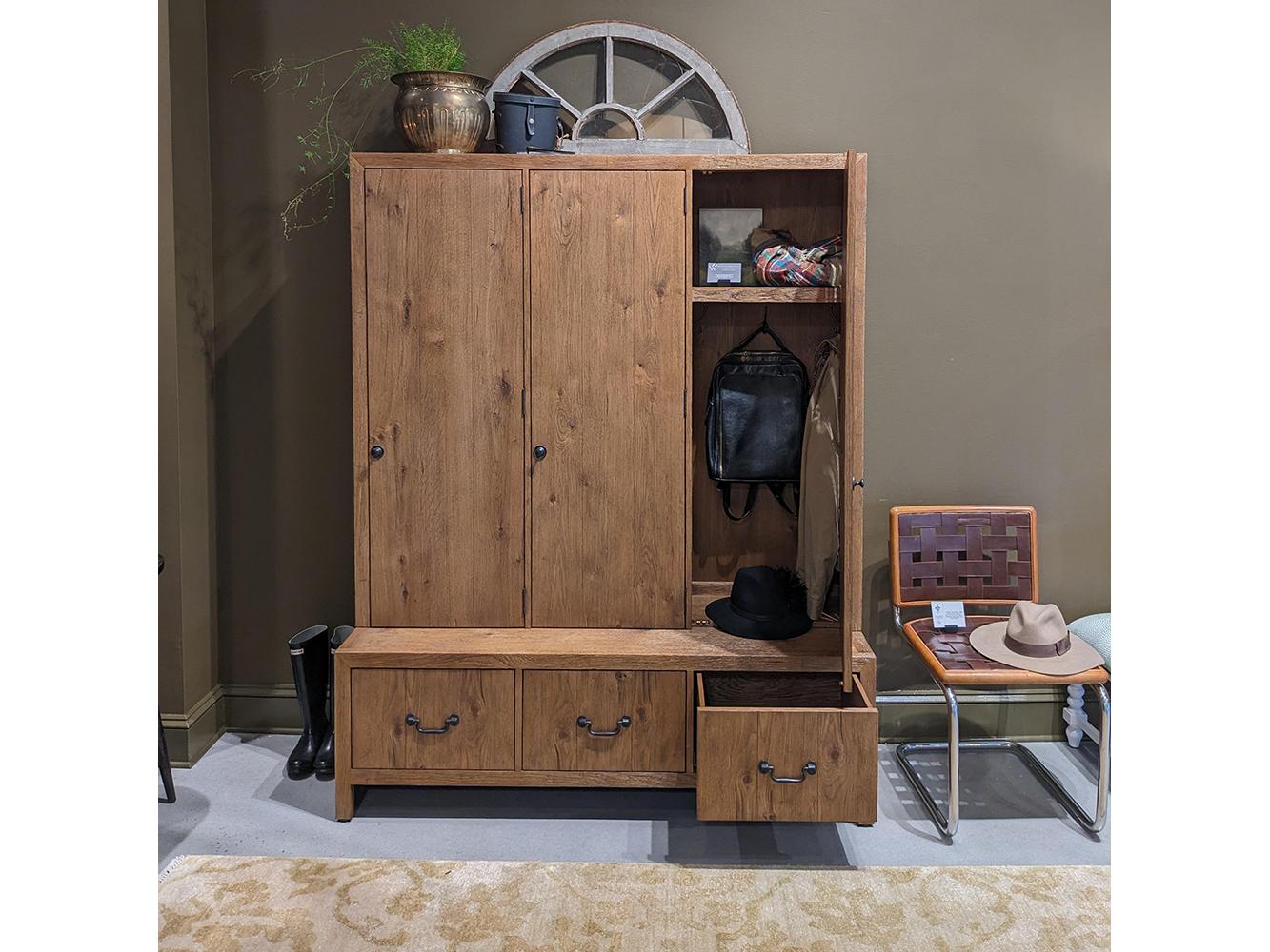 Woodbridge Oak Efficiency Cabinet