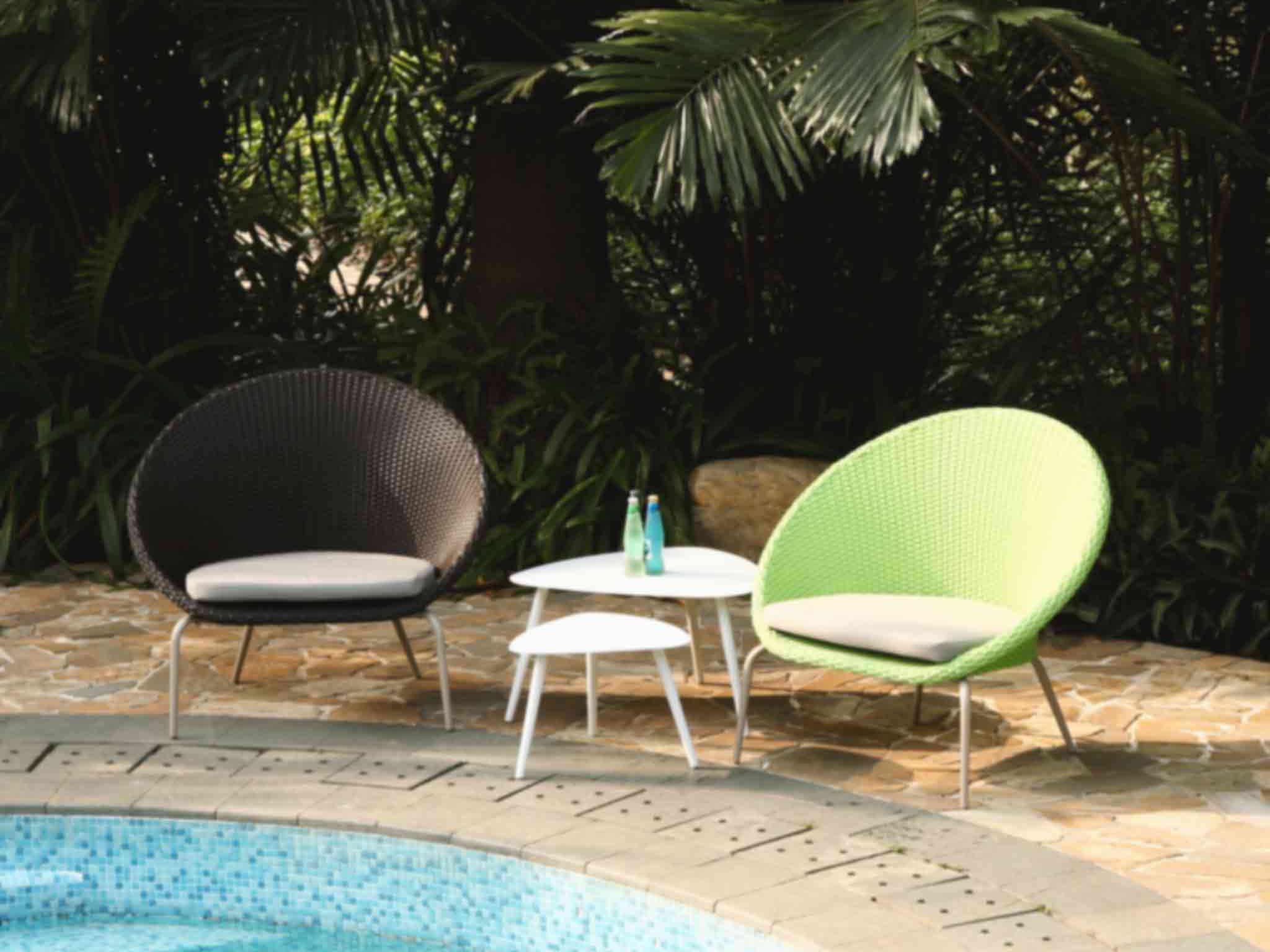 Whiteline Modern Living Outdoor Rowan White Aluminum End Table