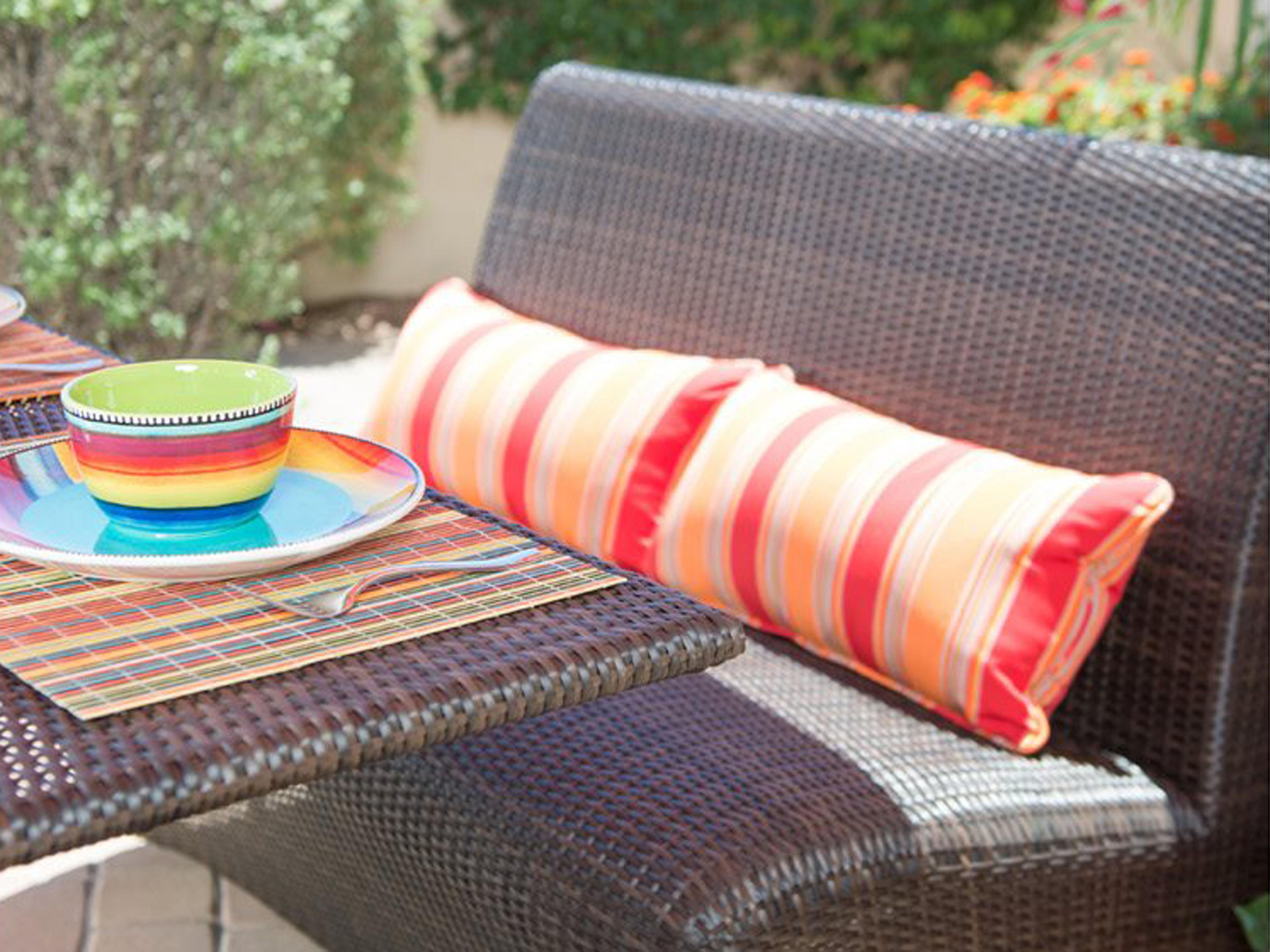 Woodard Whitecraft All Weather Wicker Banquette Outdoor Patio Dining Set