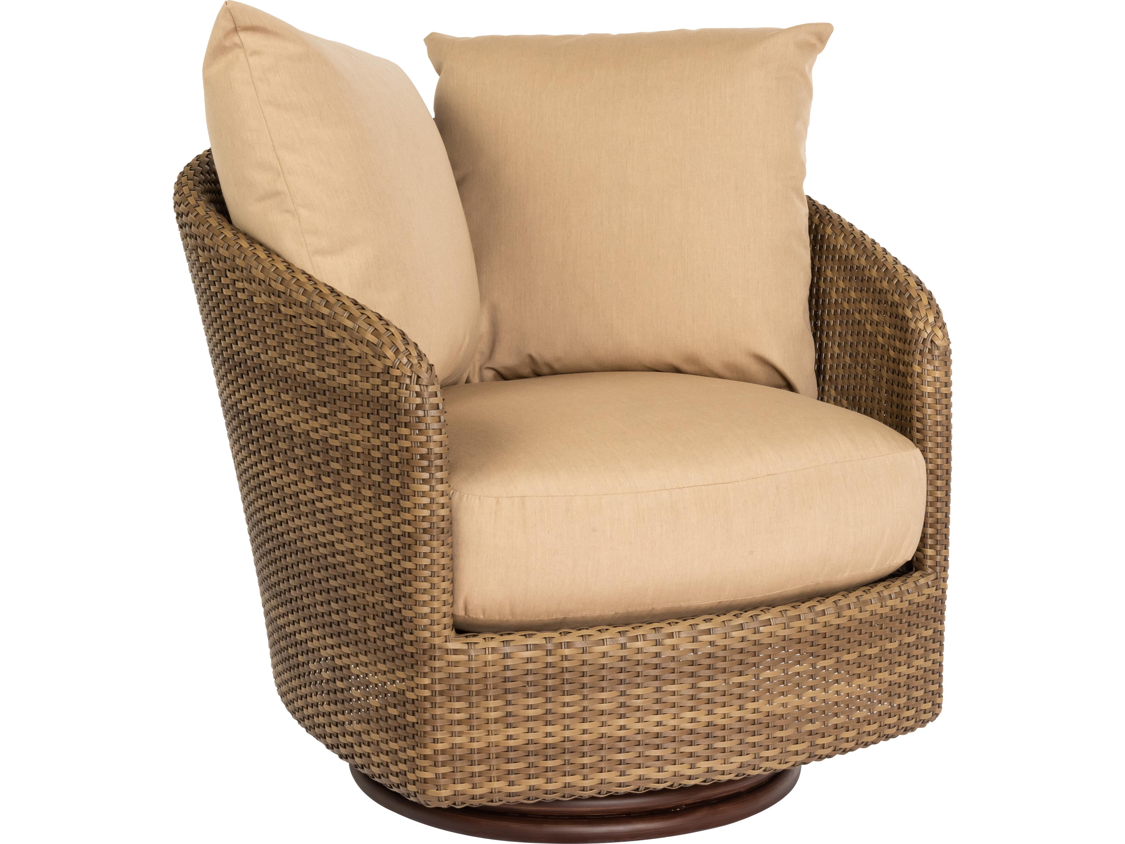 Woodard Whitecraft Saddleback Wicker Swivel Outdoor Patio Lounge Chair