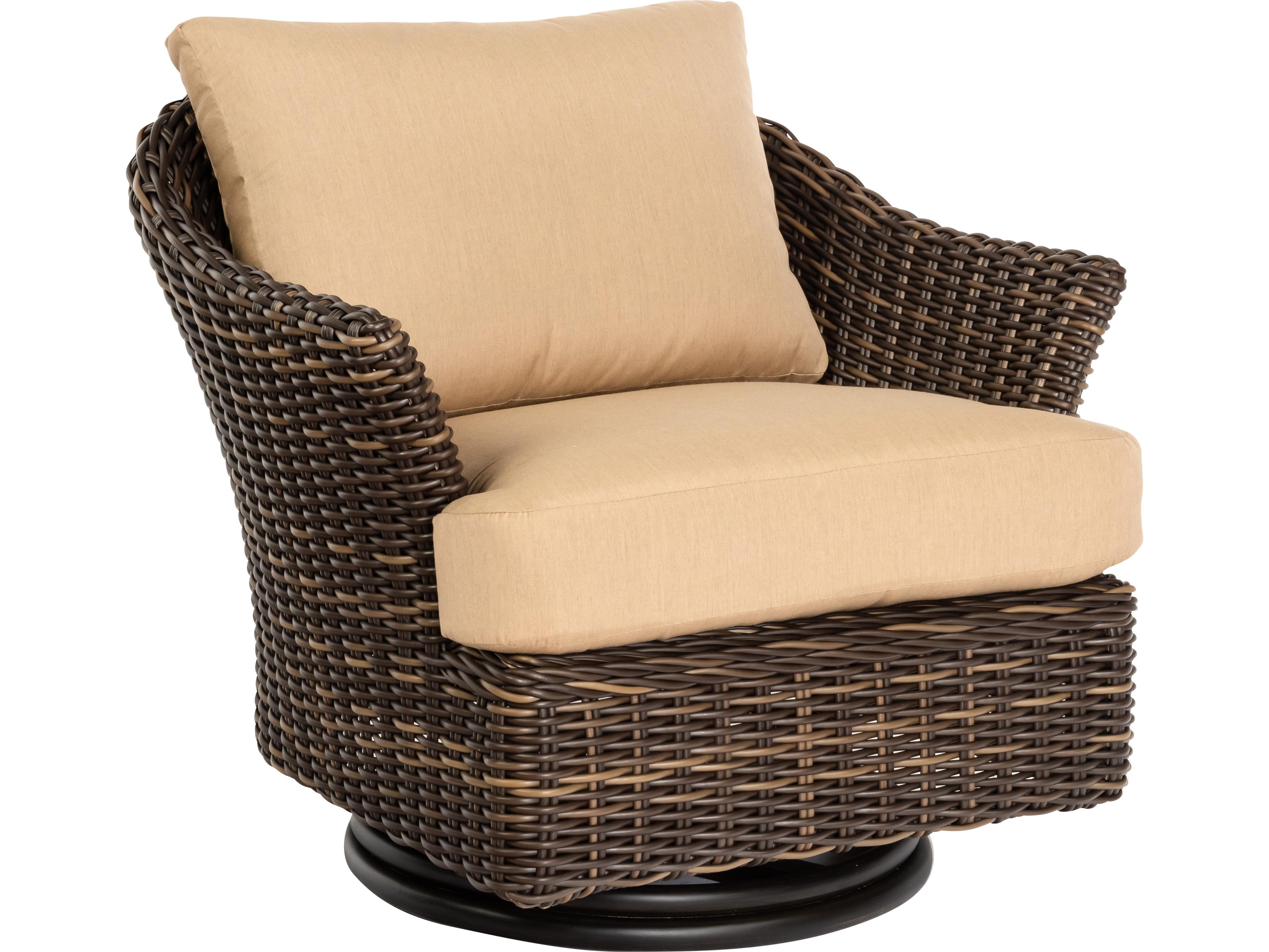 Whitecraft Sonoma Wicker Swivel Patio Lounge Chair