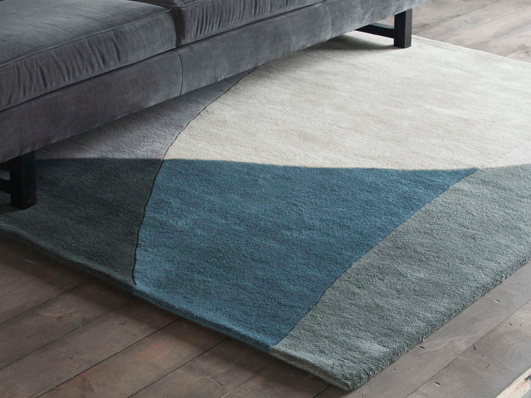 Chandra Bense Garza Geometric Area Rug