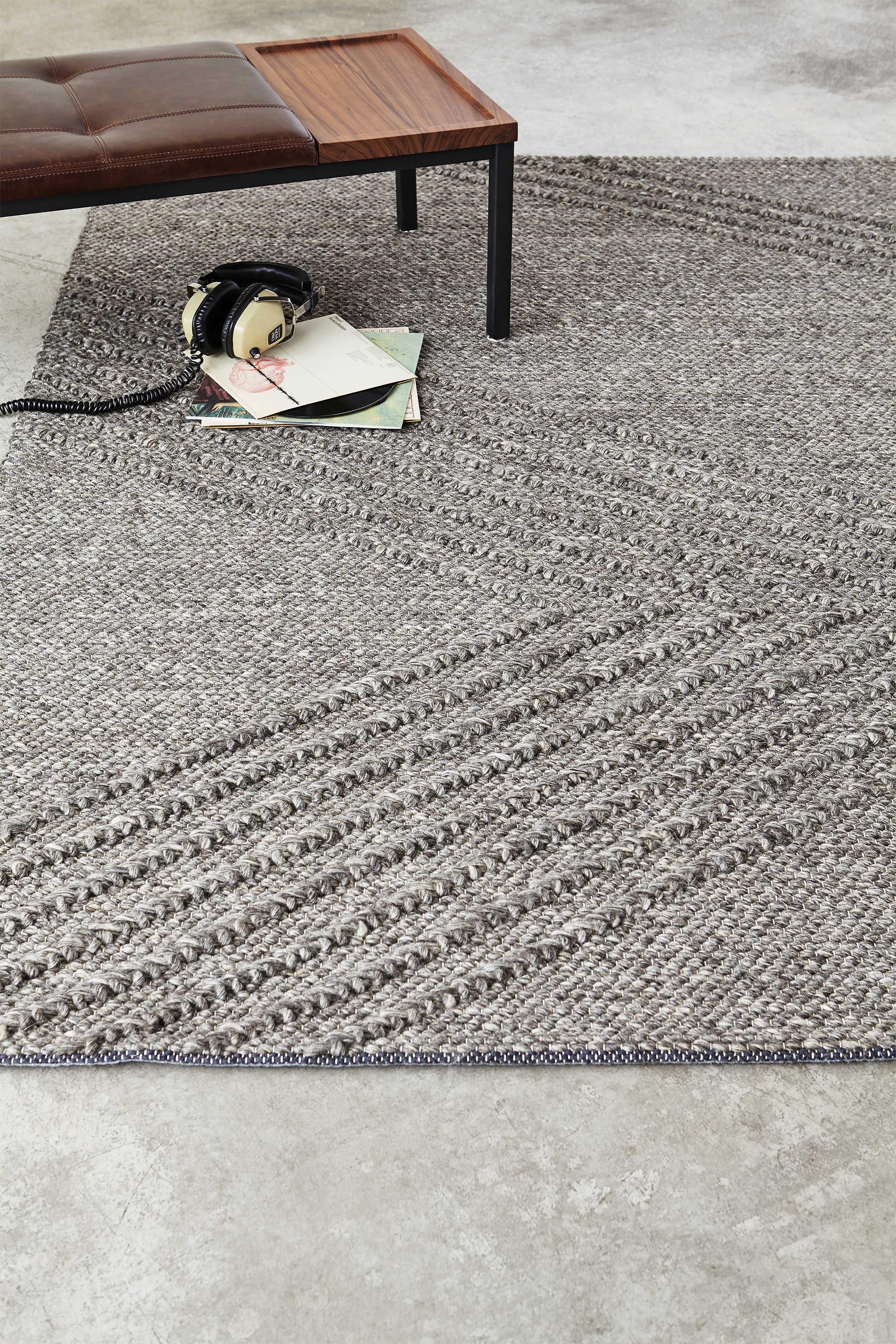 Gus* Modern Avro Geometric Area Rug