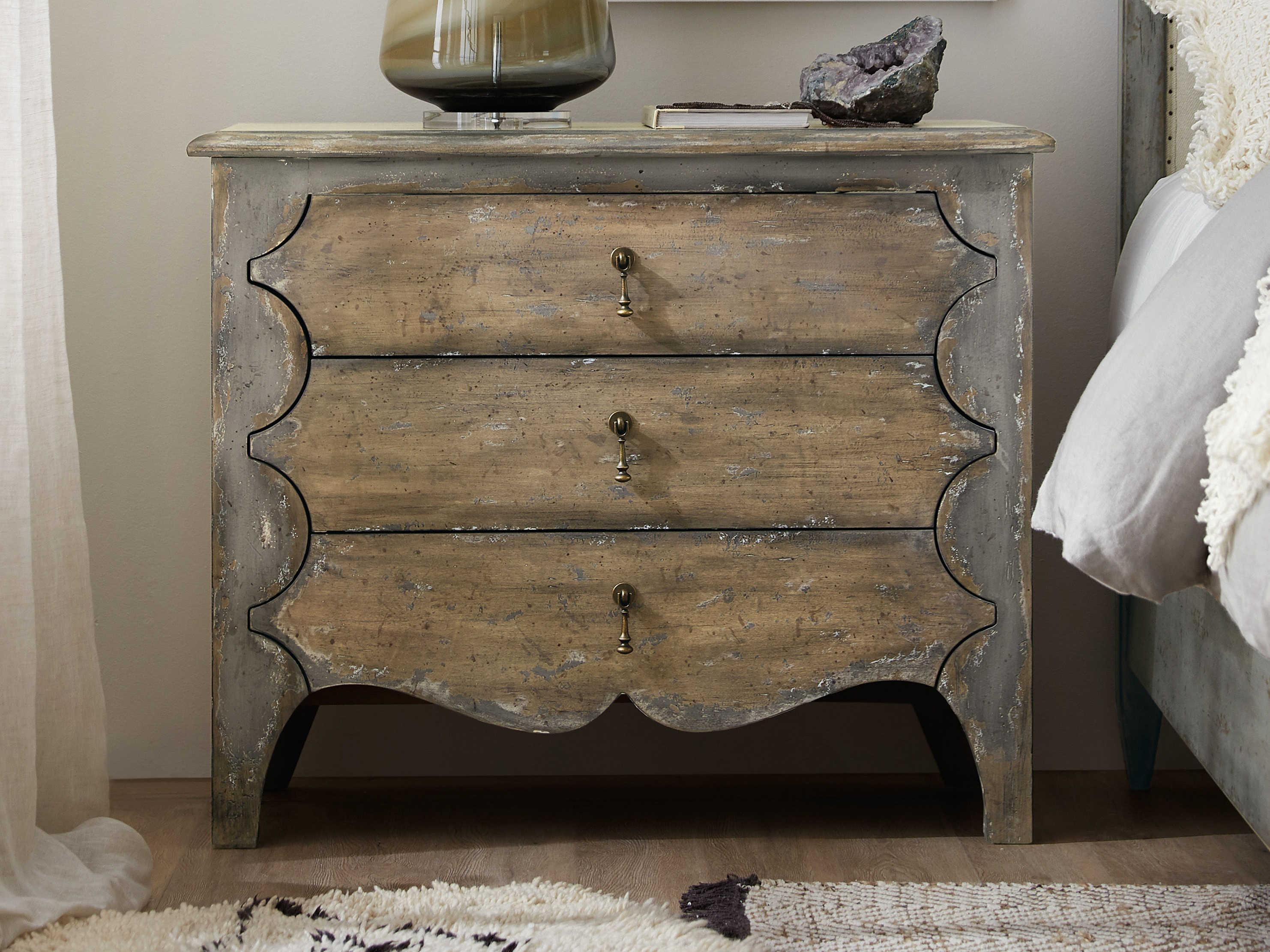 Hooker Furniture Ciao Bella 3-Drawers Brown Hardwood Chest Nightstand