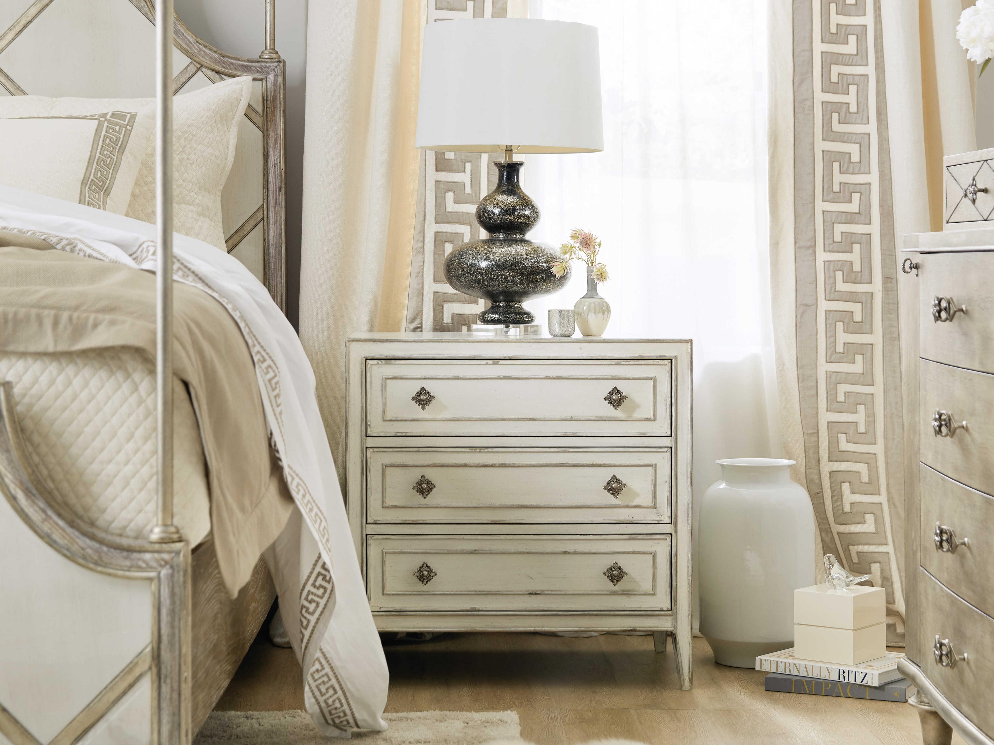 Hooker Furniture Sanctuary Anastasie 3-Drawers White Hardwood Nightstand