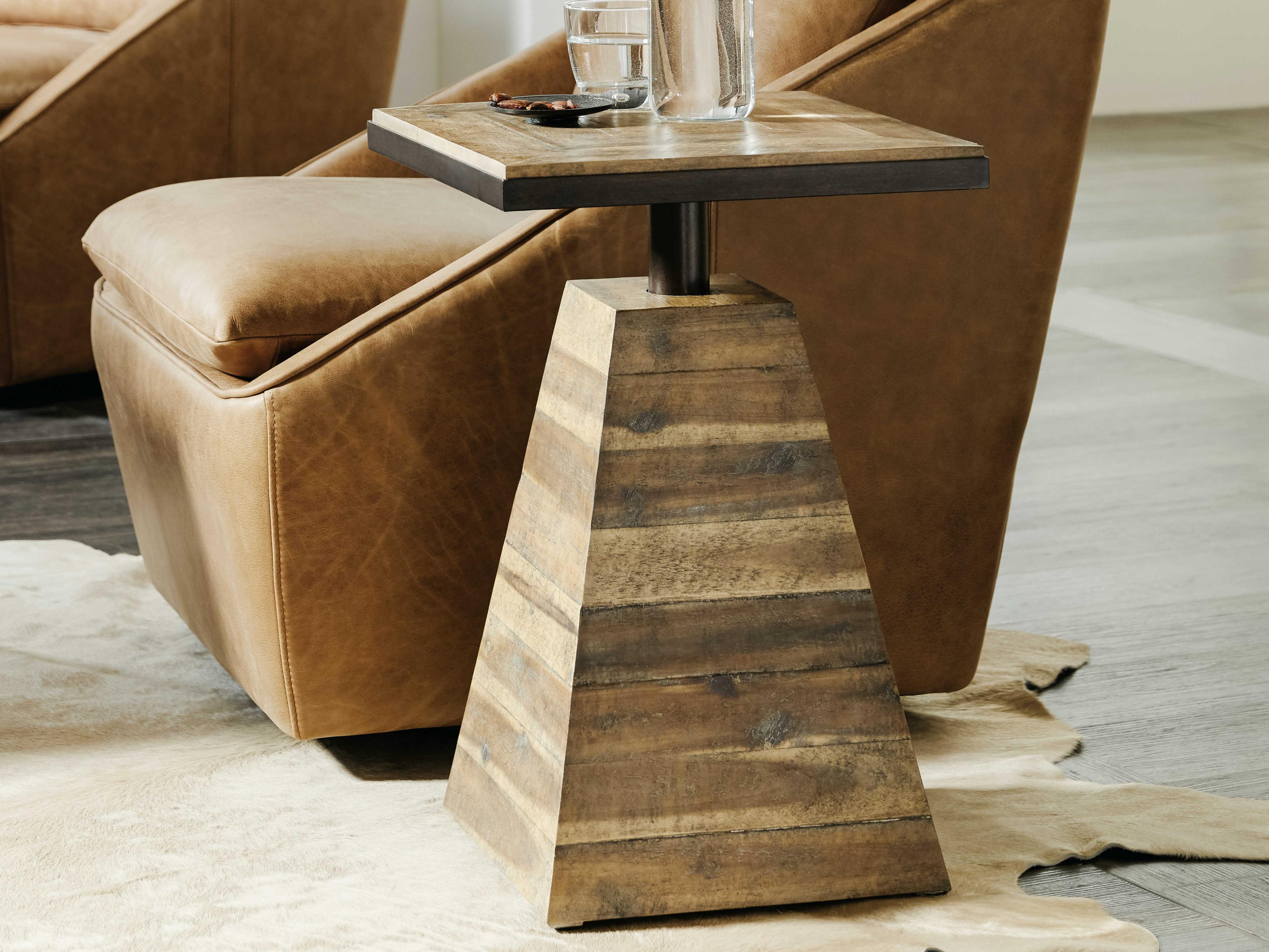 Hooker Furniture St Armand Square Wood Light Natural Antique Bronze End Table