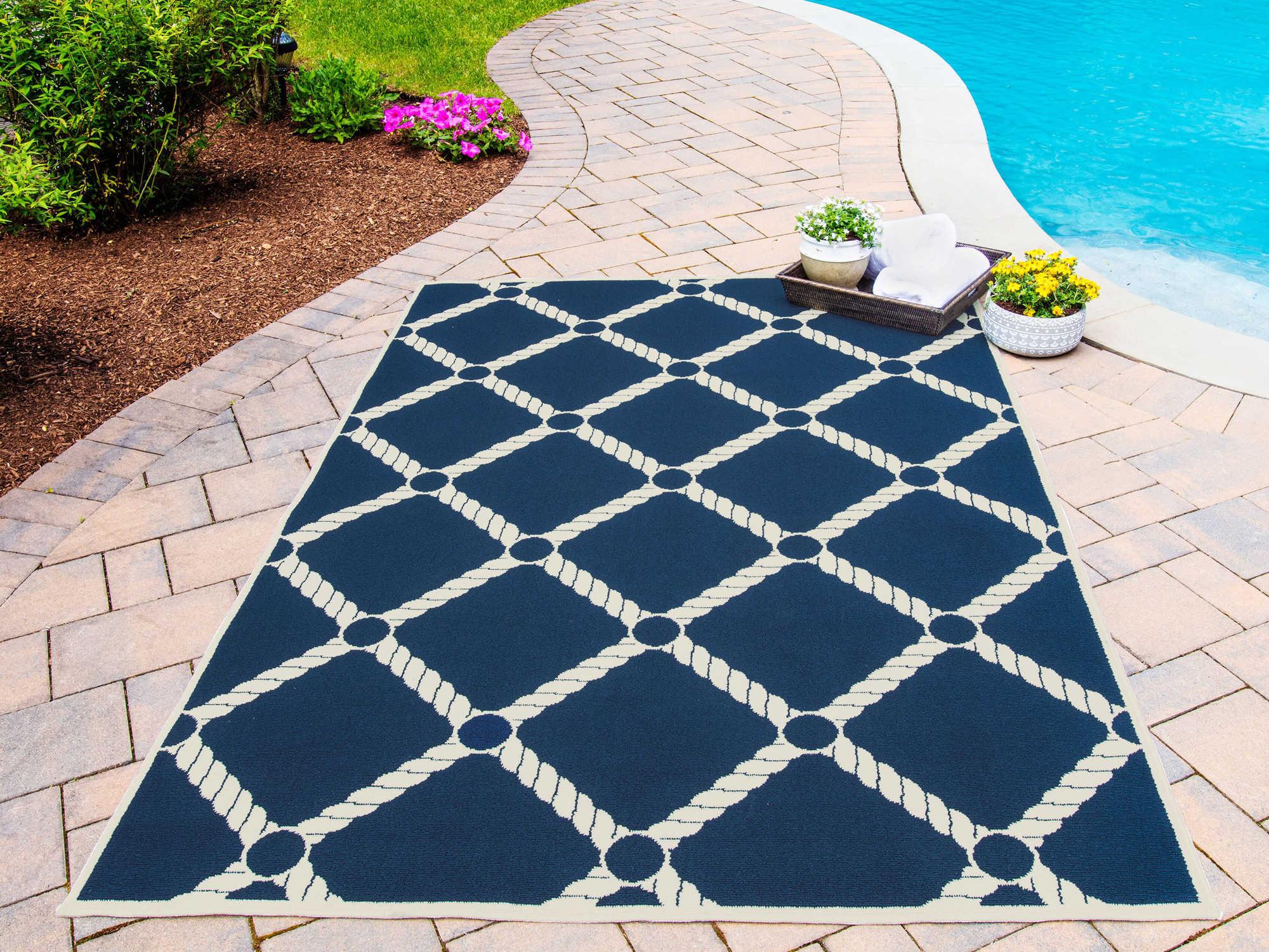 Momeni Baja Geometric Area Rug
