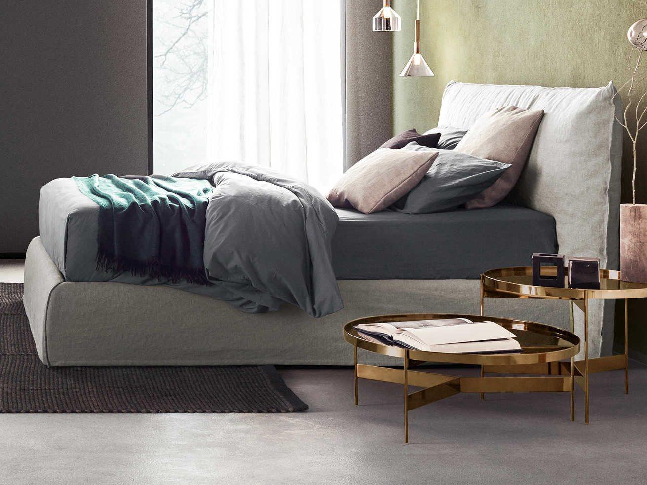 Pianca Piumotto Gray Upholstered Queen Platform Bed