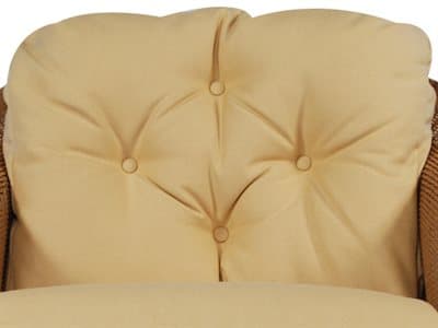 Cushion Style: Traditional (With Buttons)