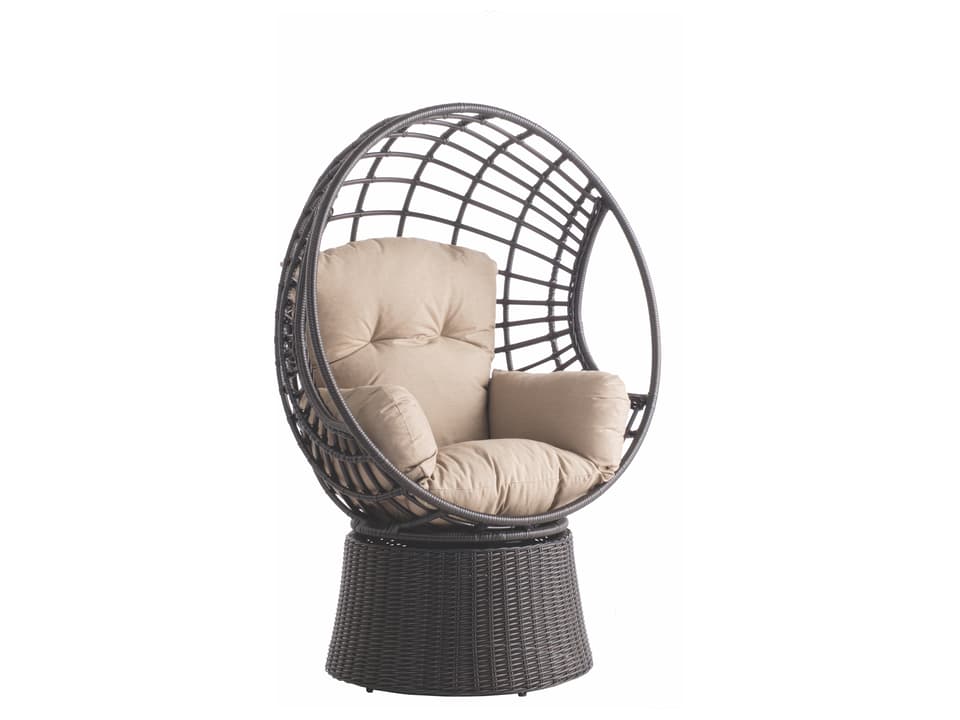Nadine Wicker Swivel Outdoor Accent Chair with Sunbelievable Dune Cushion