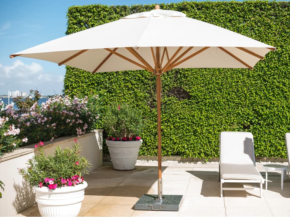 Levante 7 Foot Square Pulley Lift Patio Umbrella