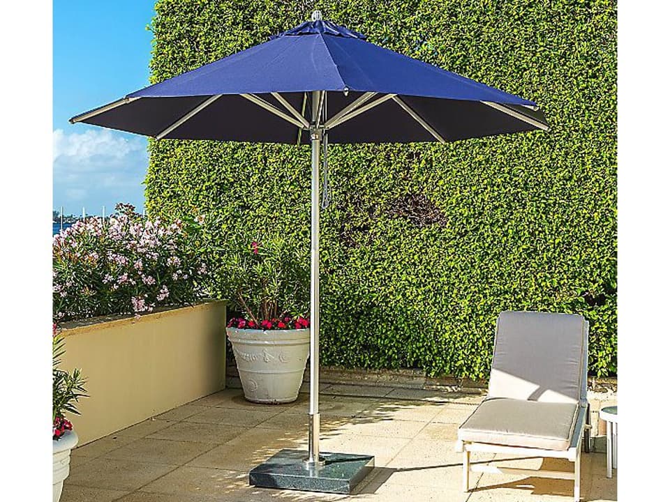 Hurricane 8.5-Foot Round Aluminum Pulley Lift Outdoor Umbrella