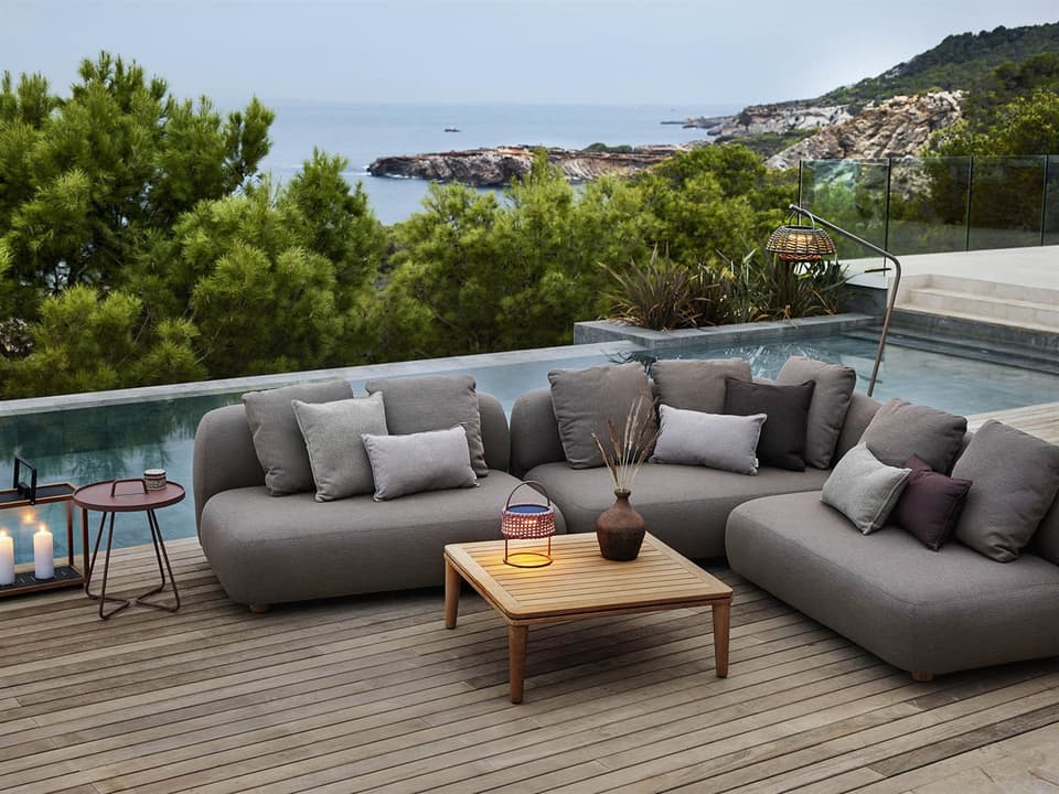 Capture Taupe Airtouch Sectional Lounge Set