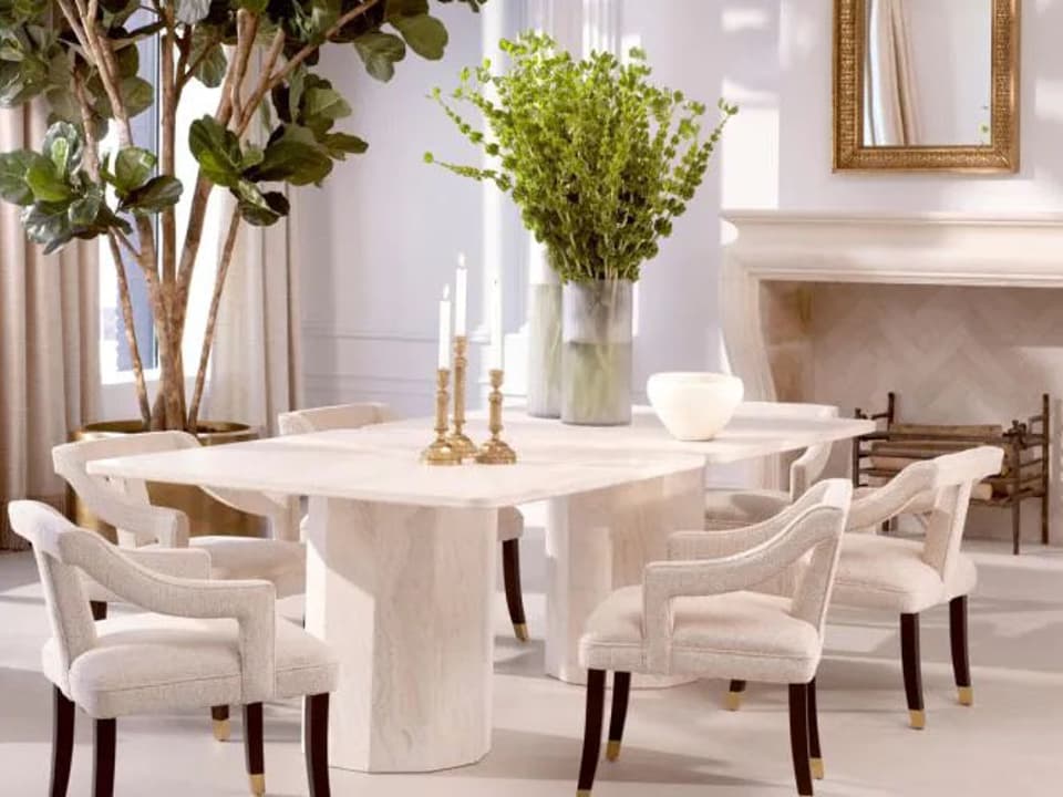 Roumier Dining Room Set