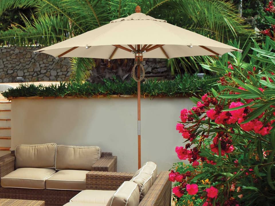 Fiberbuilt 9 Foot Octagon Kempas Wood Pulley Lift Umbrella