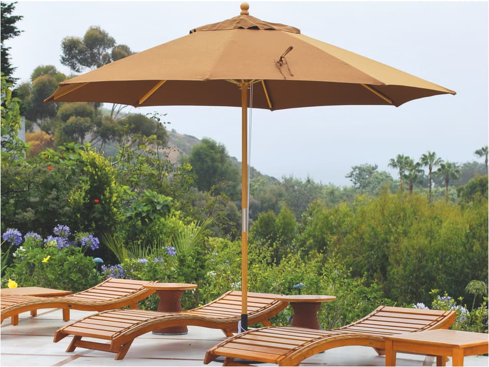 11 Foot Octagon Quad Pulley Lift Market Umbrella in Light Wood