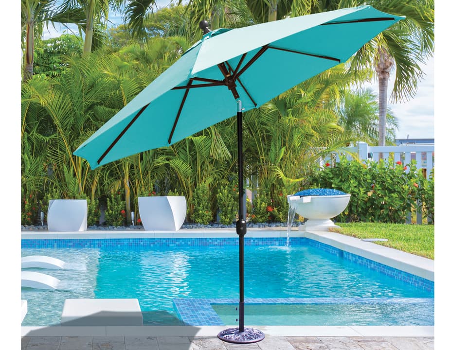 9 Foot Octagon Auto Tilt Crank Lift Market Umbrella