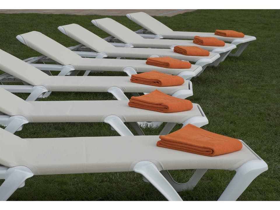 Nautical Pro Sling Resin White Patio Lounge Set in Khaki