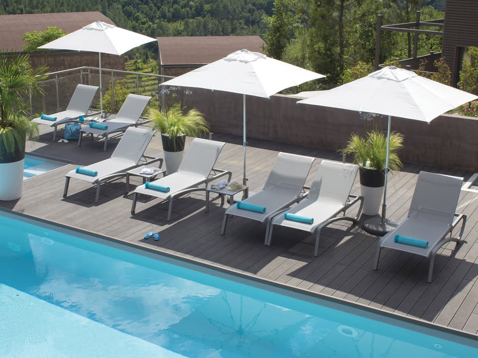 Sunset Platinum Gray Aluminum Sling Outdoor Patio Lounge Set in Gray