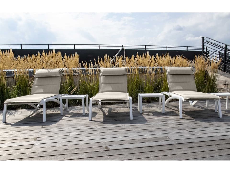 Sunset Glacier White Aluminum Resin Outdoor Patio Lounge Set in Beige