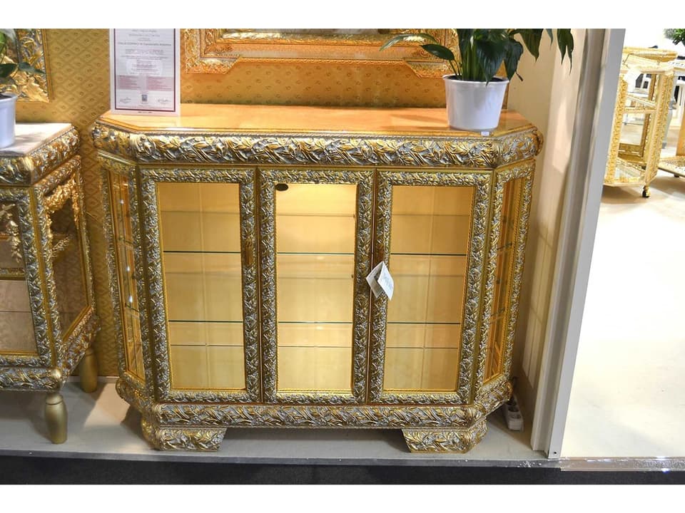 Fin Hardwood Display Cabinet with Glass Doors and Lighting