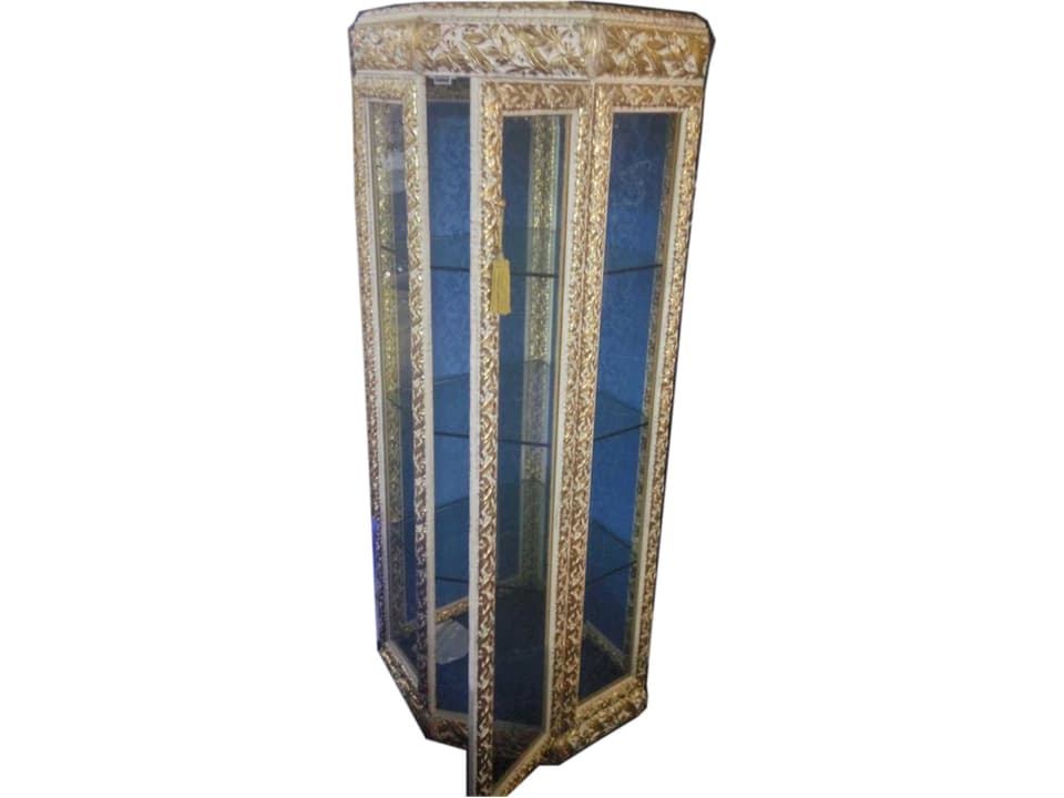 Fin Traditional Display Cabinet in Gold Finish