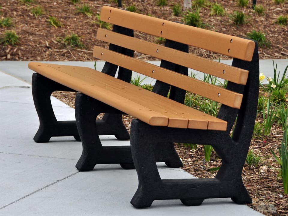 Brooklyn 6-Foot Recycled Plastic Outdoor Bench in Brown