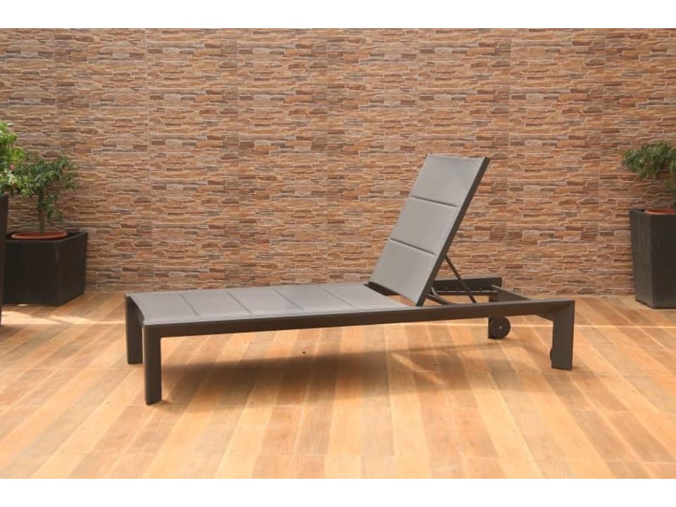 Cali Padded Sling Aluminum Chaise Lounge in Charcoal