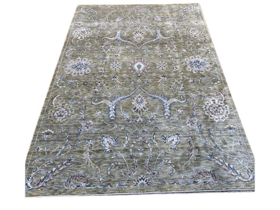 Avani Floral Machine-Woven Polyester Area Rug