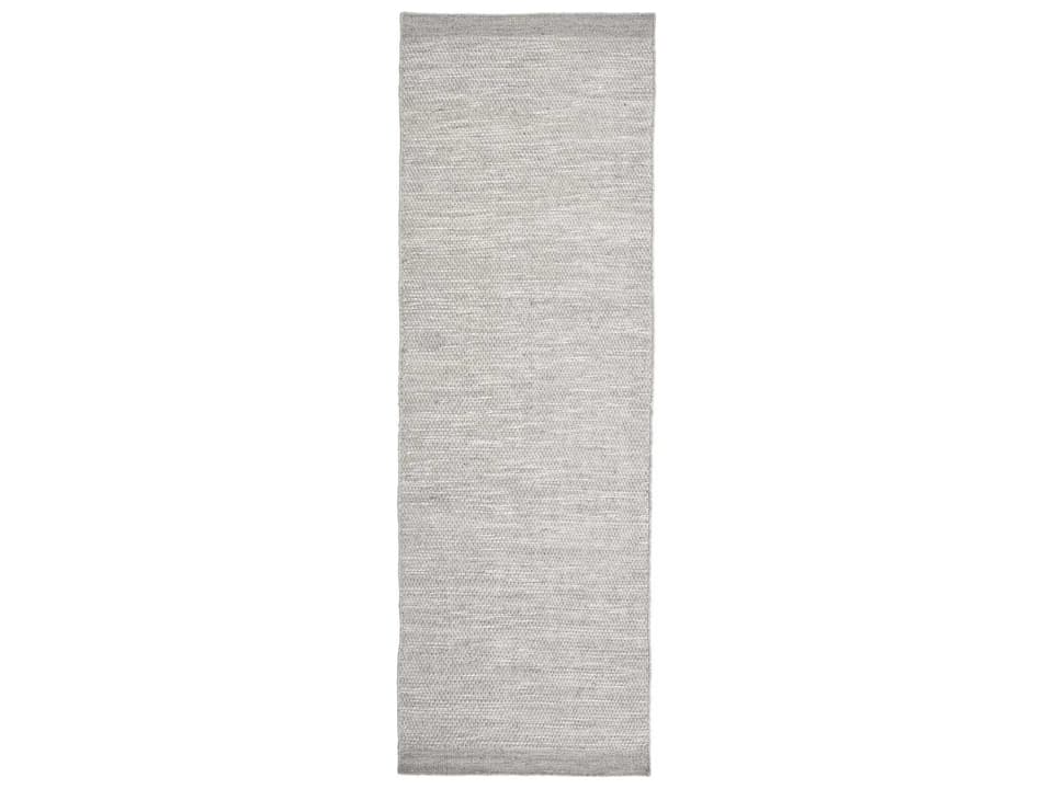 Adonic Mist Hand-Woven Indoor Outdoor Runner Rug in Steel